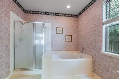 147 S Winterport Circle, The Woodlands, TX 77382 - Photo 21