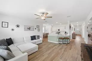 948 High Noon Dr, Fort Worth, TX 76052 - Photo 3