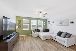 948 High Noon Dr, Fort Worth, TX 76052 - Photo 5