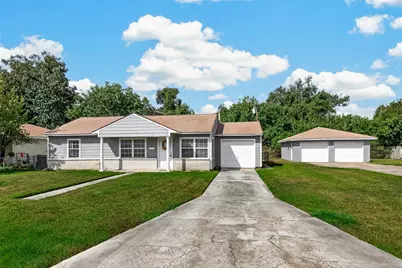 512 W Oak Street, Highlands, TX 77562 - Photo 3