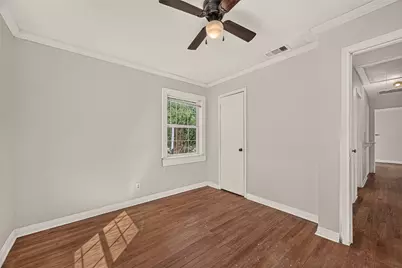 512 W Oak Street, Highlands, TX 77562 - Photo 19