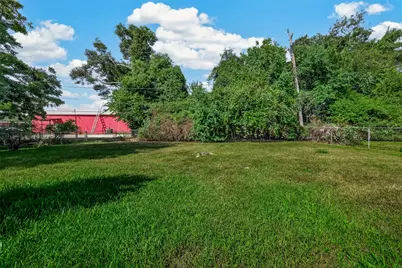 512 W Oak Street, Highlands, TX 77562 - Photo 27