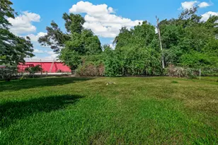 512 W Oak St, Highlands, TX 77562 - Photo 27