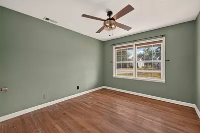 512 W Oak Street, Highlands, TX 77562 - Photo 15
