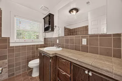 512 W Oak Street, Highlands, TX 77562 - Photo 23