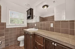 512 W Oak St, Highlands, TX 77562 - Photo 23