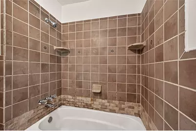 512 W Oak Street, Highlands, TX 77562 - Photo 25