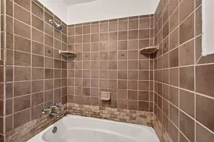 512 W Oak St, Highlands, TX 77562 - Photo 25