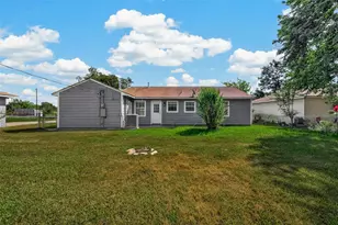 512 W Oak St, Highlands, TX 77562 - Photo 29