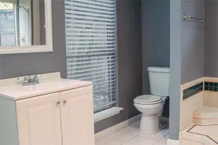 13106 Hollowcreek Park Dr, Houston, TX 77082 - Photo 17