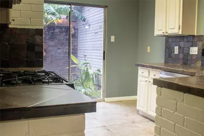 13106 Hollowcreek Park Drive, Houston, TX 77082 - Photo 9