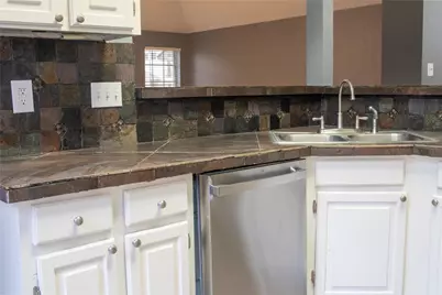 13106 Hollowcreek Park Drive, Houston, TX 77082 - Photo 11