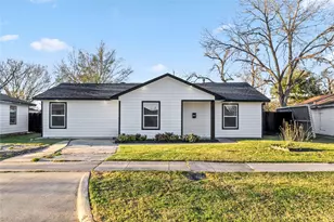 901 S 7th St, Baytown, TX 77520 - Photo 5