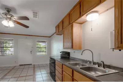 1412 22nd Street #B, Huntsville, TX 77340 - Photo 13