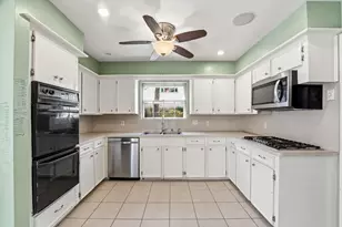 1918 Thousand Pines Dr, Kingwood, TX 77339 - Photo 9
