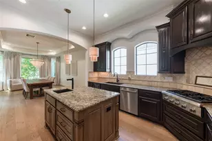 8011 Serenity Ct, Houston, TX 77025 - Photo 9
