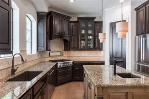 8011 Serenity Ct, Houston, TX 77025 - Photo 7