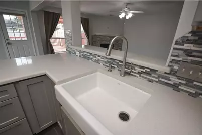 112 Glade Bridge Court, Dickinson, TX 77539 - Photo 9