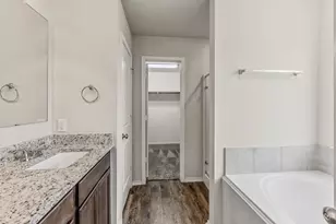 210 Doe Run Dr, Huntsville, TX 77320 - Photo 17