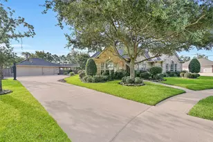 906 High Ridge Cir, Friendswood, TX 77546 - Photo 3