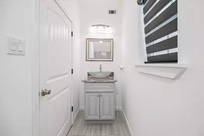 5116 Creekmont Drive, Houston, TX 77091 - Photo 15