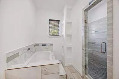 5116 Creekmont Drive, Houston, TX 77091 - Photo 19