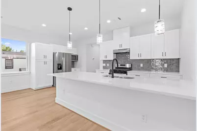 8403 Sunnyhill Street, Houston, TX 77088 - Photo 11