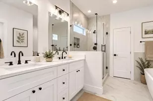 8403 Sunnyhill St, Houston, TX 77088 - Photo 7