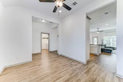 204 Shoreview Drive, Conroe, TX 77303 - Photo 9