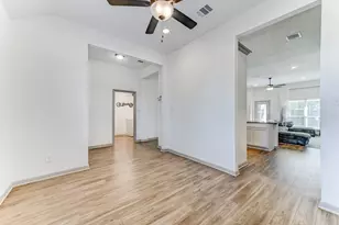 204 Shoreview Dr, Conroe, TX 77303 - Photo 9