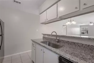 2401 Sycamore Ave, Huntsville, TX 77340 - Photo 13