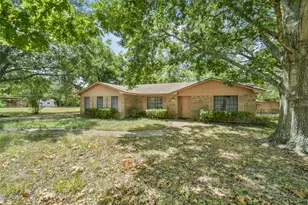 321 Johnson St, Brenham, TX 77833 - Photo 3