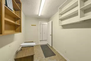 321 Johnson St, Brenham, TX 77833 - Photo 15