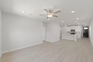 400 Long Br Dr, Dayton, TX 77535 - Photo 11
