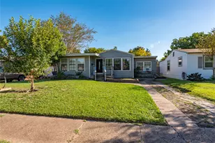 809 12th Ave N, Texas City, TX 77590 - Photo 1