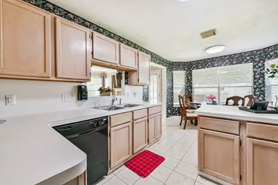 1413 26th Avenue N, Texas City, TX 77590 - Photo 9