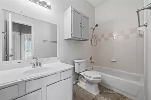 510 Cedar Point Dr, League City, TX 77573 - Photo 17