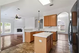 510 Cedar Point Dr, League City, TX 77573 - Photo 5