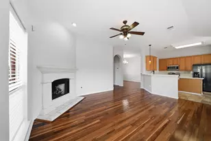 510 Cedar Point Dr, League City, TX 77573 - Photo 3
