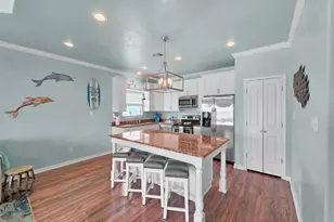 979 Palm Ridge Dr, Crystal Beach, TX 77650 - Photo 15