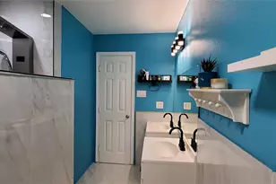 10108 Woodhollow Dr, Conroe, TX 77385 - Photo 15