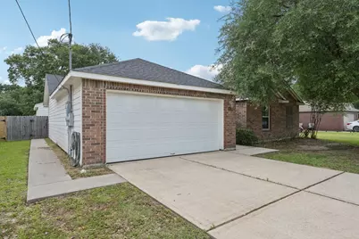 16221 Summerset Estates Blvd, Conroe, TX 77302 - Photo 3