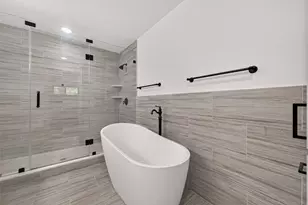 9906 Cliffwood Dr, Houston, TX 77096 - Photo 29