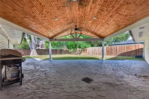 9906 Cliffwood Dr, Houston, TX 77096 - Photo 5