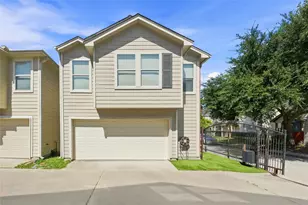 1421 Ruthven St, Houston, TX 77019 - Photo 1