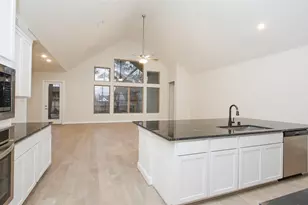 18814 Eastwood Rdg Ct, Crosby, TX 77532 - Photo 5