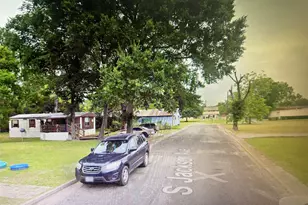 220 S Jackson Ave, Livingston, TX 77351 - Photo 3