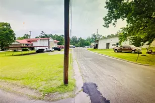 220 S Jackson Ave, Livingston, TX 77351 - Photo 5