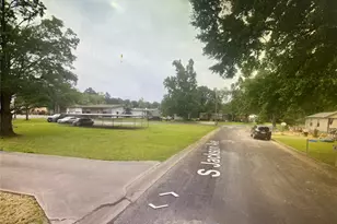 220 S Jackson Ave, Livingston, TX 77351 - Photo 1