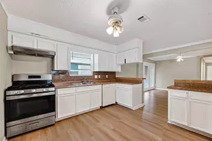 1504 Lawrence Ave, Pasadena, TX 77506 - Photo 9